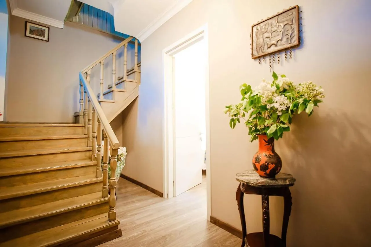 Leonidze 14 Apartments Tbilisi